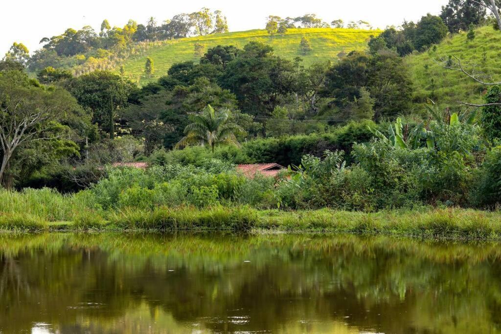Recanto Dos Beija Flores, Chale Lantana C Monte Alegre do Sul Extérieur photo